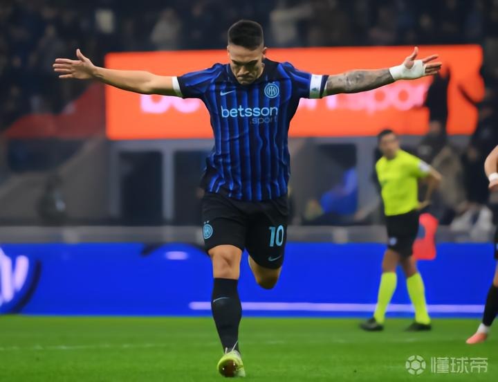 南京FIFASTORE快闪店盛大开幕迎接2026世界杯